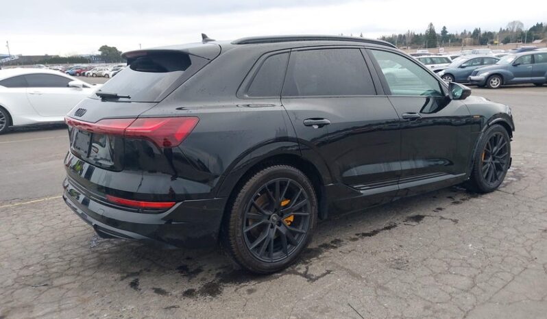 
								2022 Audi E-tron full									