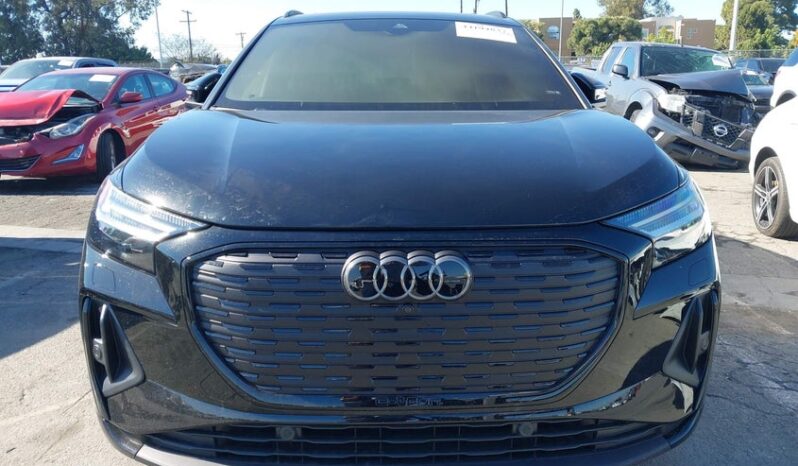 
								2025 Audi Q4 e-tron full									