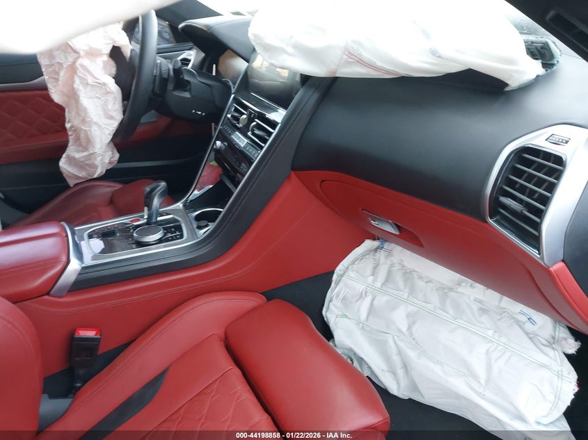2022 BMW M8