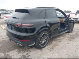 
										2022 Porsche Cayenne full									