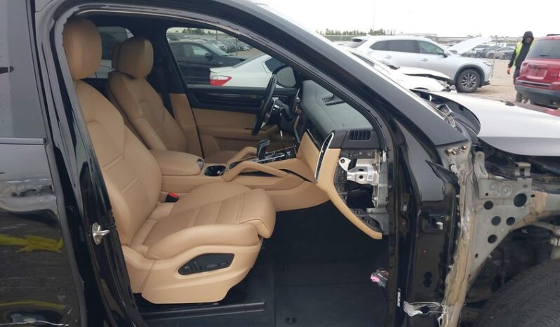 
								2022 Porsche Cayenne full									
