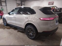 
										2022 Porsche Cayenne full									