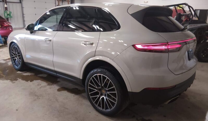 
								2022 Porsche Cayenne full									
