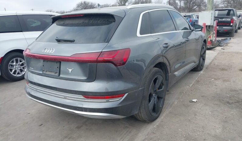 
								2019 Audi E-tron full									