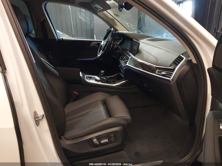 2020 BMW X7