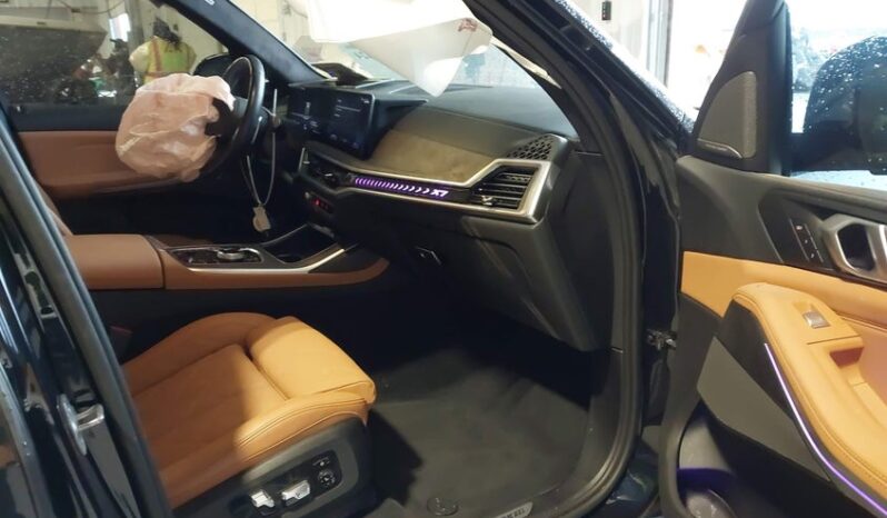 
								2024 BMW X7 full									
