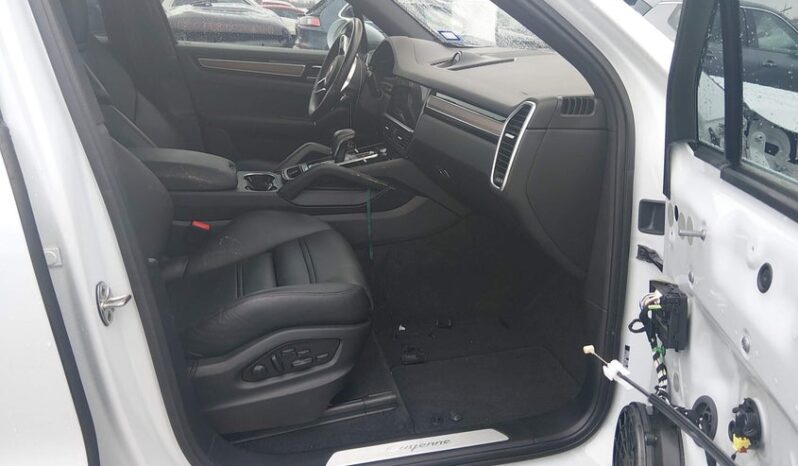 
								2022 Porsche Cayenne full									
