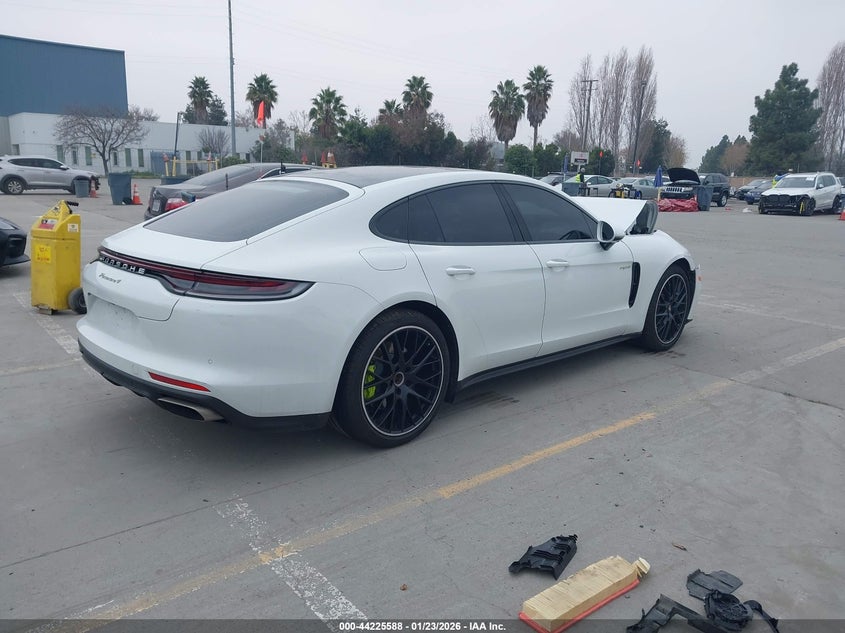 2022 Porsche Panamera