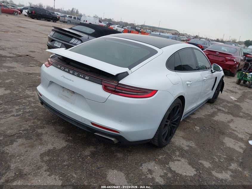 2018 Porsche Panamera
