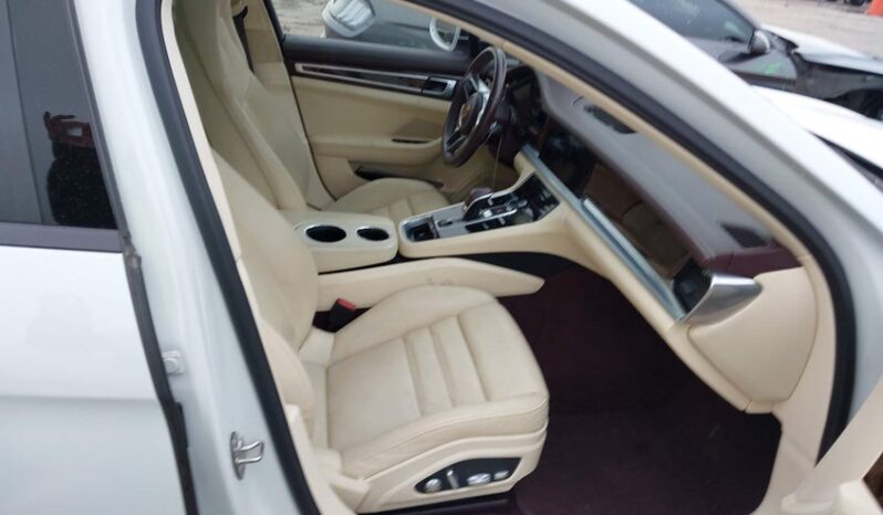 
								2018 Porsche Panamera full									