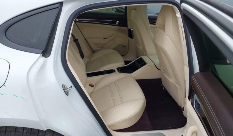 
								2018 Porsche Panamera full									