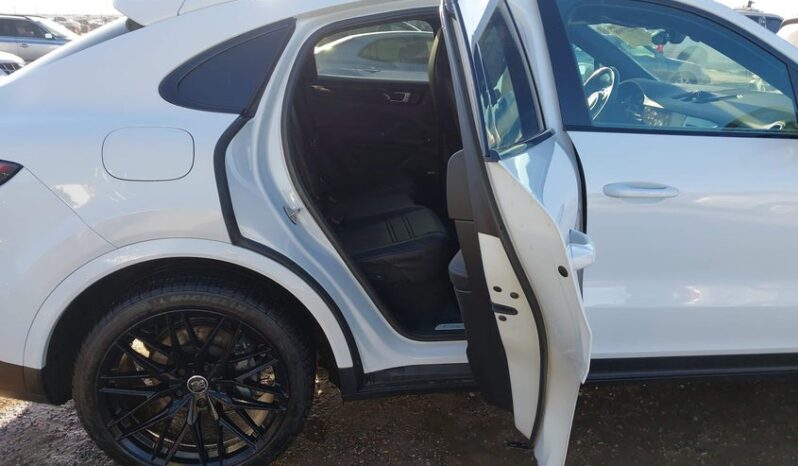 
								2022 Porsche Cayenne full									