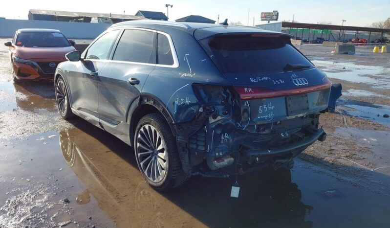 
								2019 Audi E-tron full									