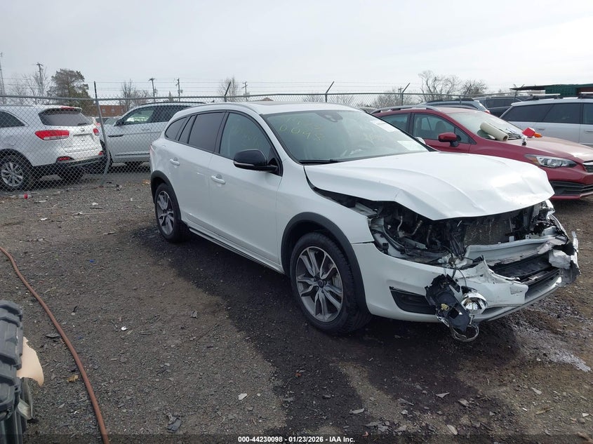 2018 Volvo V60 cross country