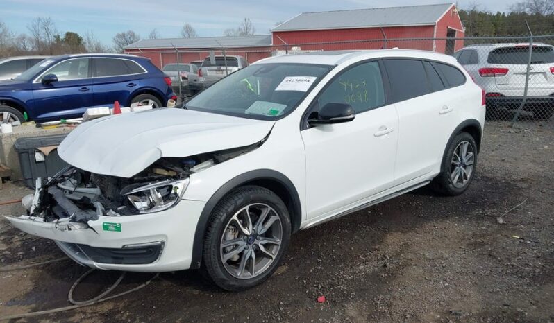 
								2018 Volvo V60 cross country full									