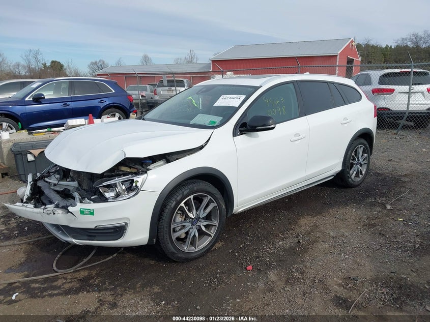 2018 Volvo V60 cross country