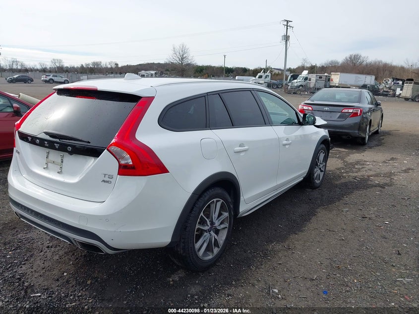 2018 Volvo V60 cross country