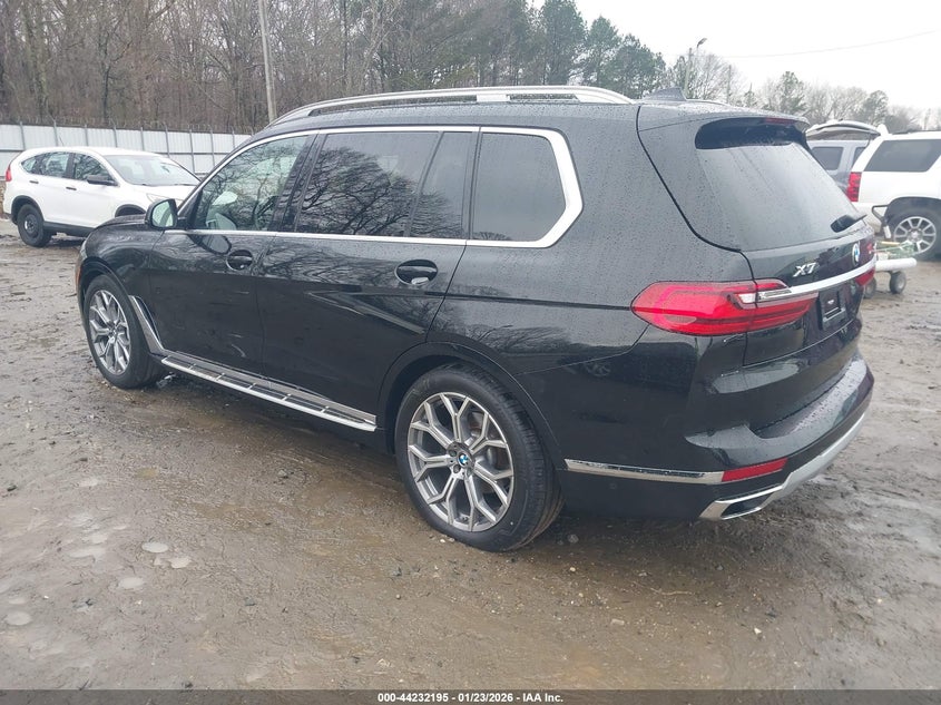 2022 BMW X7