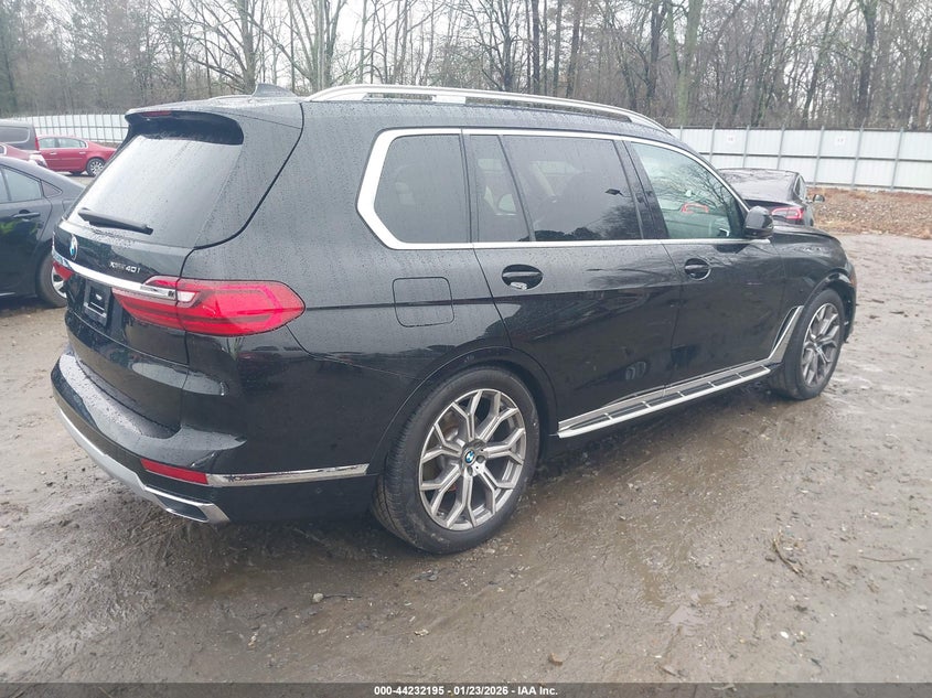 2022 BMW X7