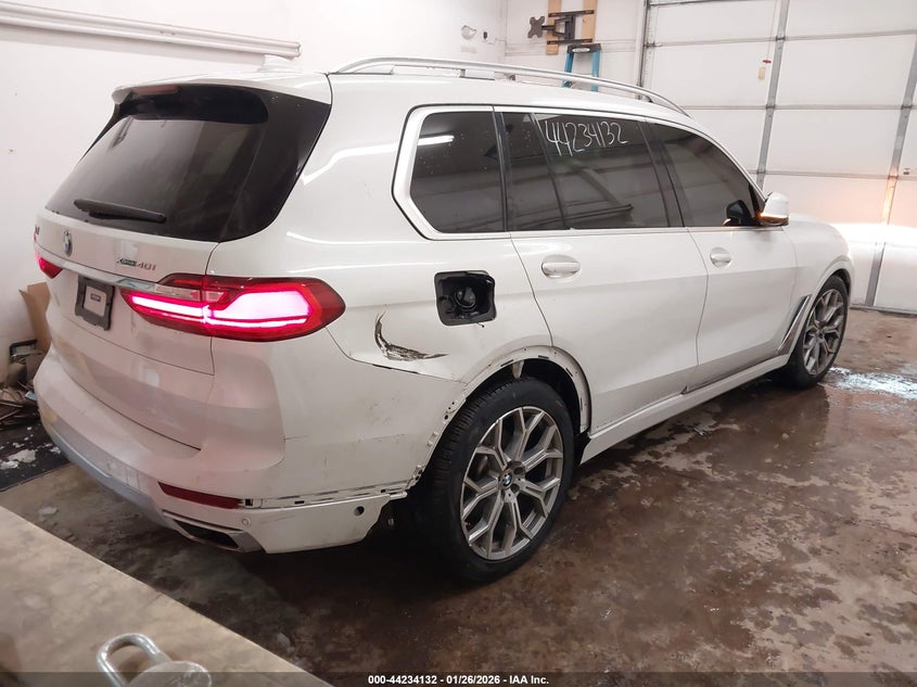 2021 BMW X7