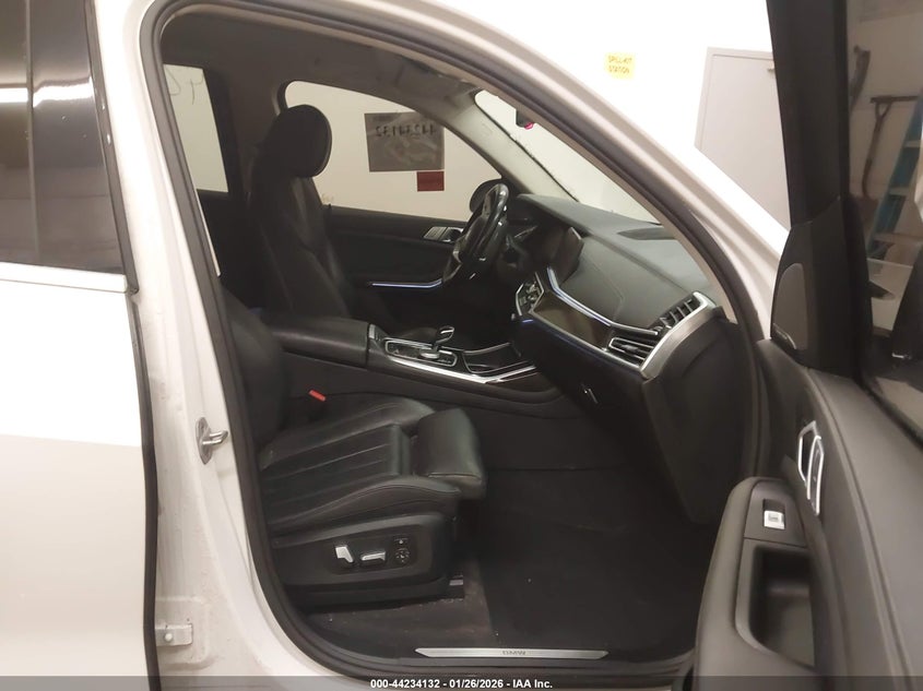 2021 BMW X7