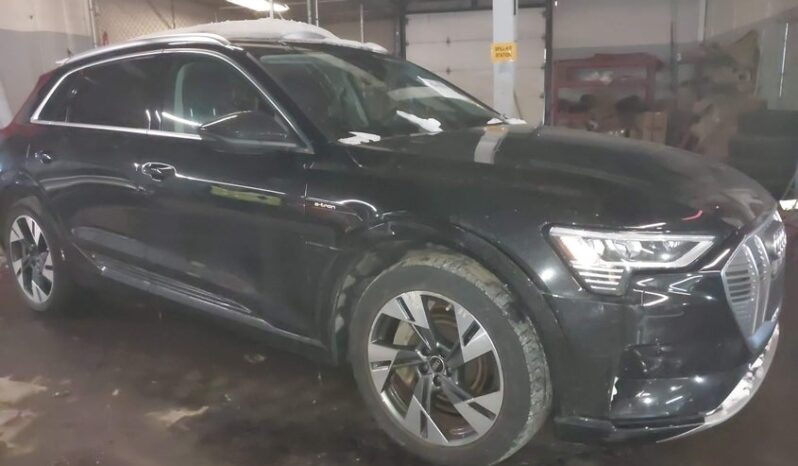 
								2023 Audi E-tron full									