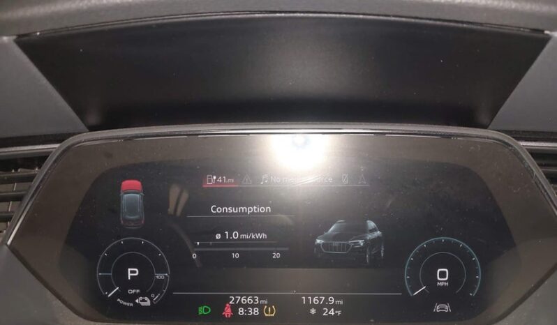 
								2023 Audi E-tron full									