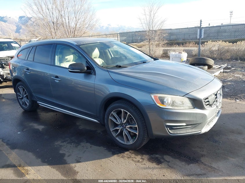 2017 Volvo V60 cross country