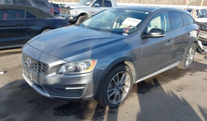 
								2017 Volvo V60 cross country full									