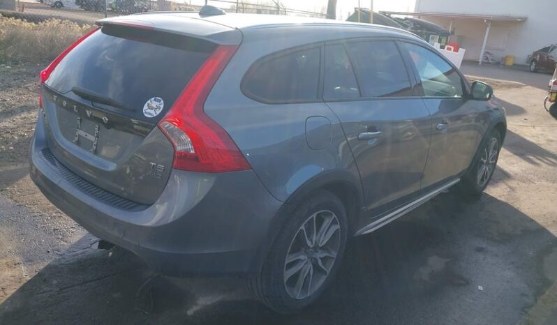 
								2017 Volvo V60 cross country full									