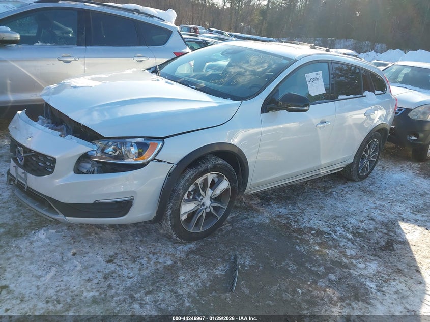 2018 Volvo V60 cross country