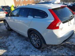 
										2018 Volvo V60 cross country full									