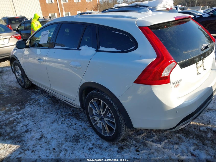 2018 Volvo V60 cross country