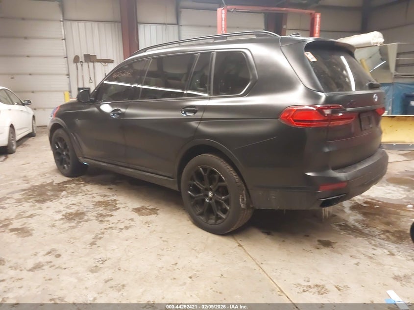 2021 BMW X7
