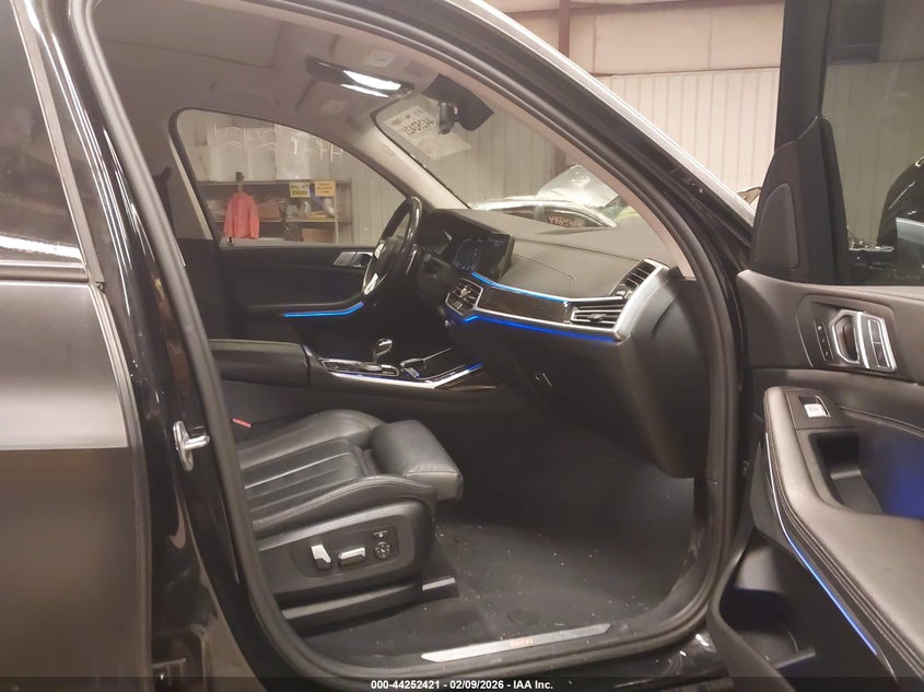 2021 BMW X7
