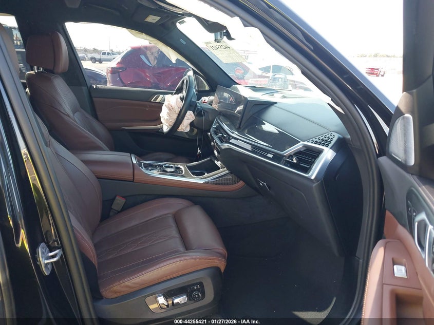 2025 BMW X7