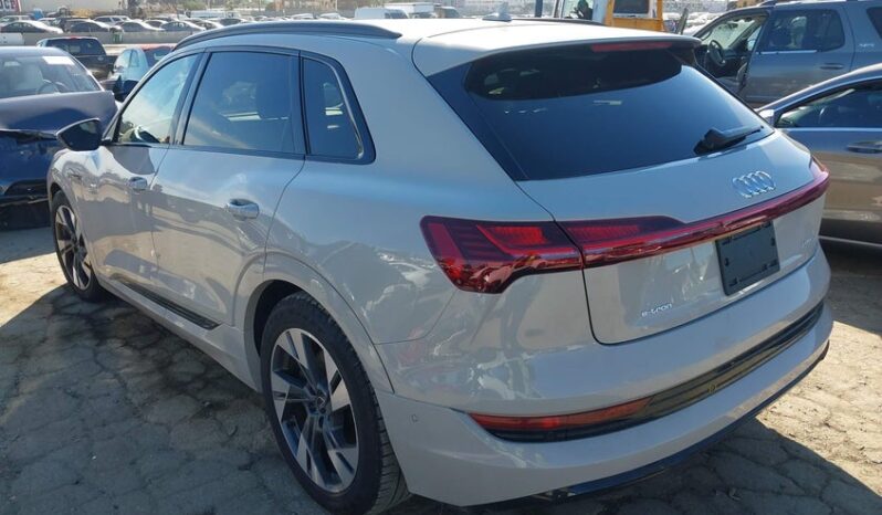 
								2021 Audi E-tron full									