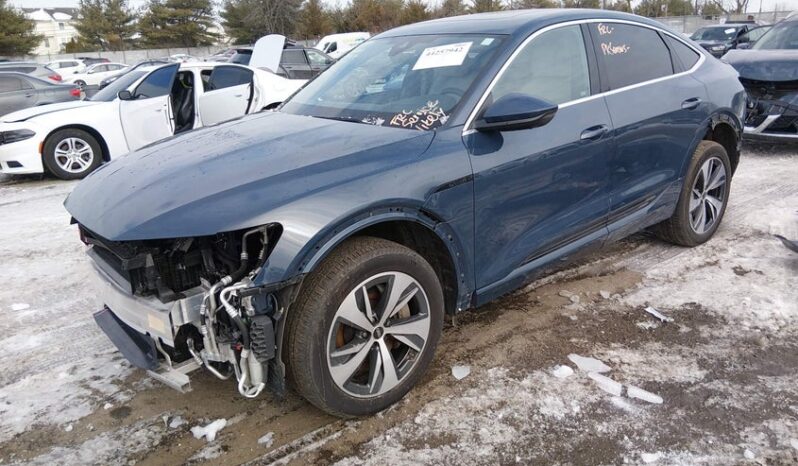 
								2024 Audi Q8 full									