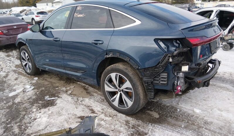 
								2024 Audi Q8 full									