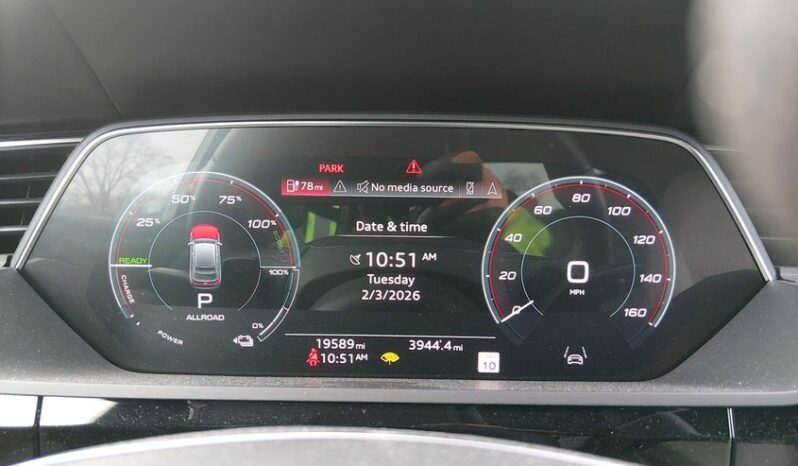 
								2024 Audi Q8 full									