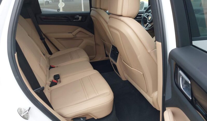 
								2023 Porsche Cayenne full									