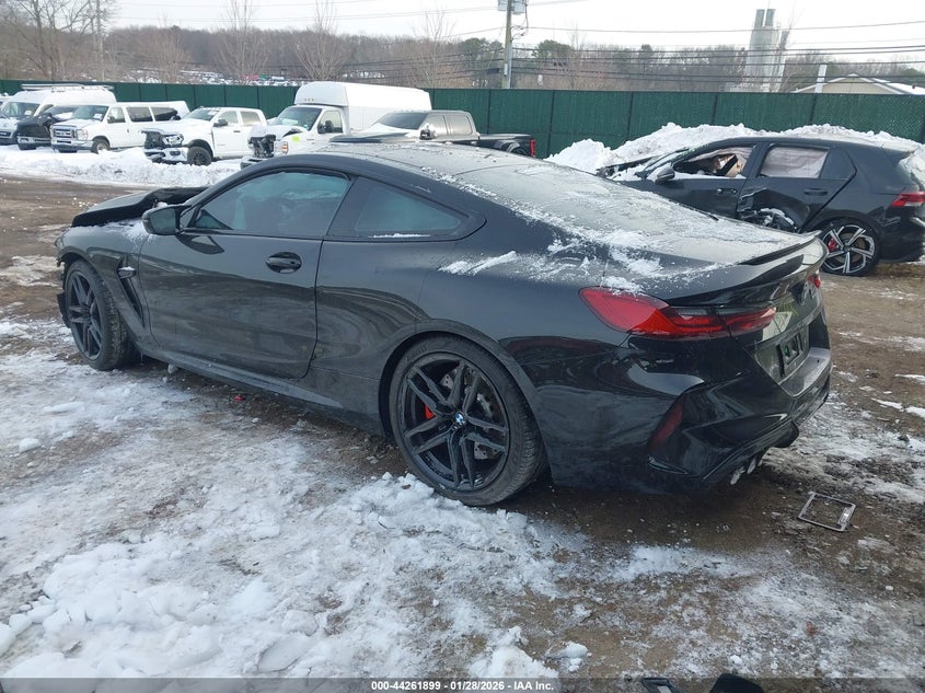 2025 BMW M8