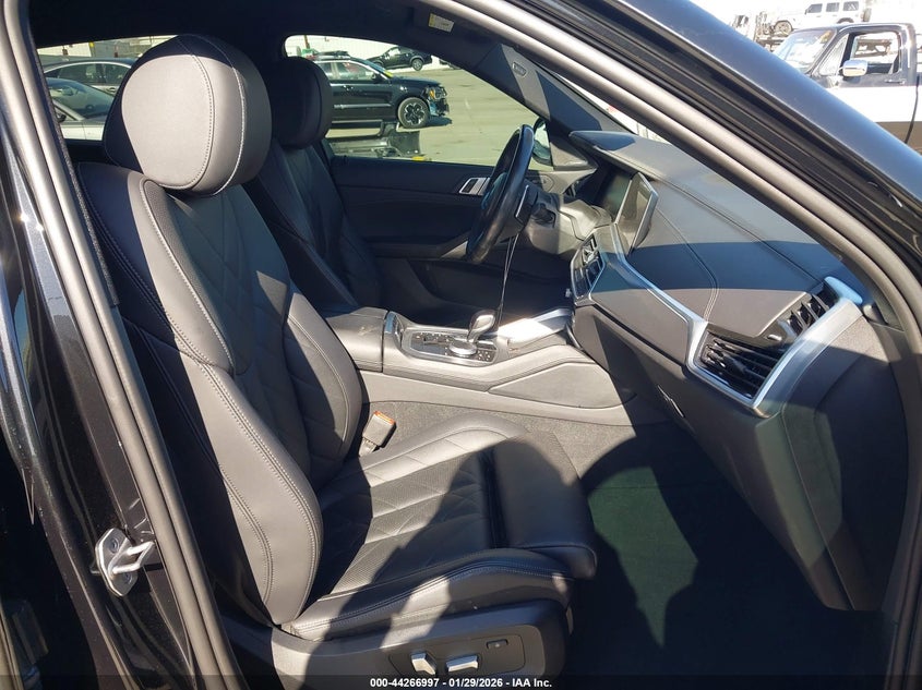 2023 BMW X6
