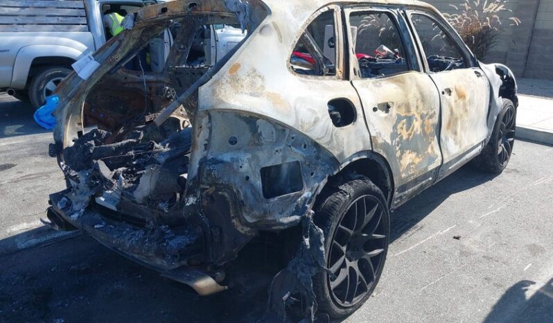 
								2014 Porsche Cayenne full									