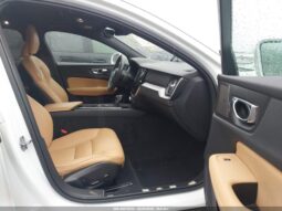 
										2020 Volvo V60 cross country full									