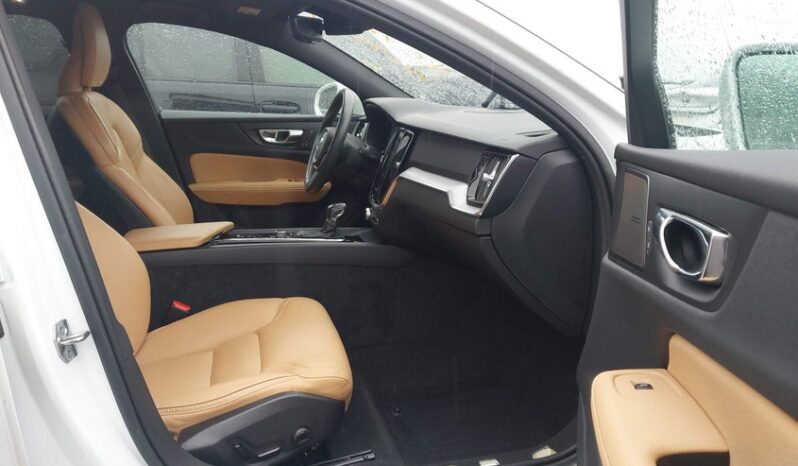 
								2020 Volvo V60 cross country full									