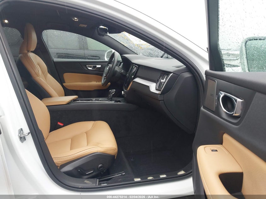 2020 Volvo V60 cross country