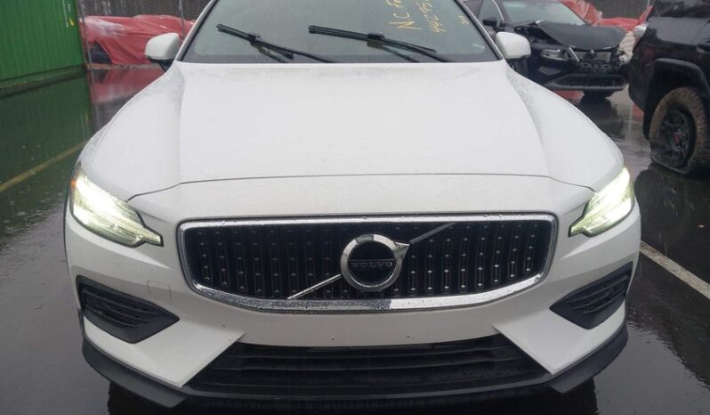 
								2020 Volvo V60 cross country full									