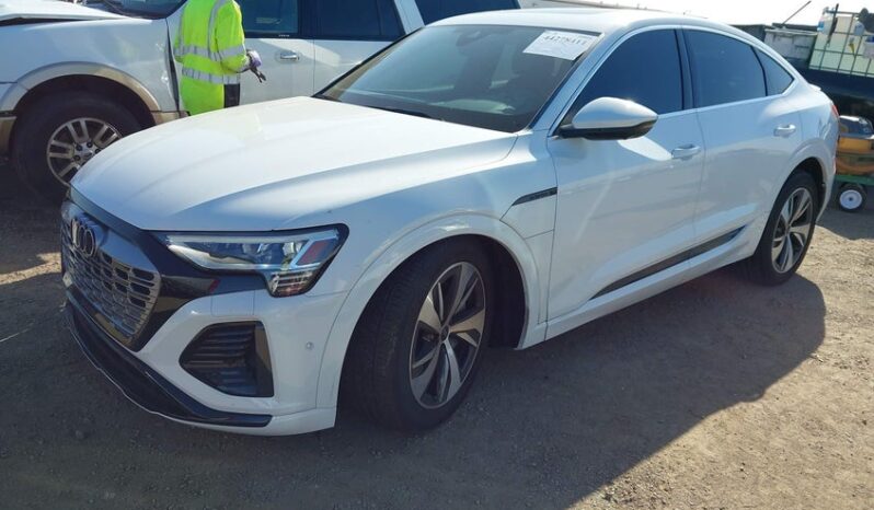
								2024 Audi Q8 full									