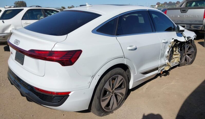 
								2024 Audi Q8 full									